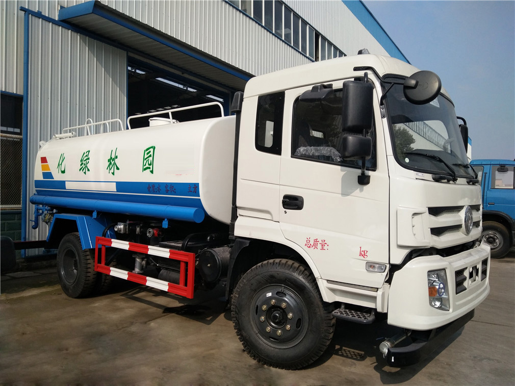 東風專底灑水車（12方）