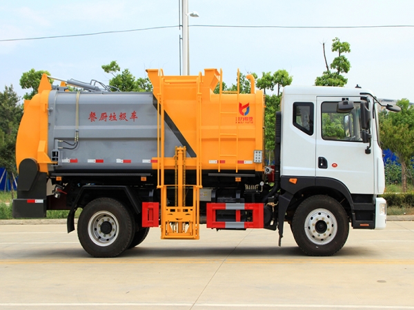 國六東風(fēng)D9 9.5方 餐廚廂式