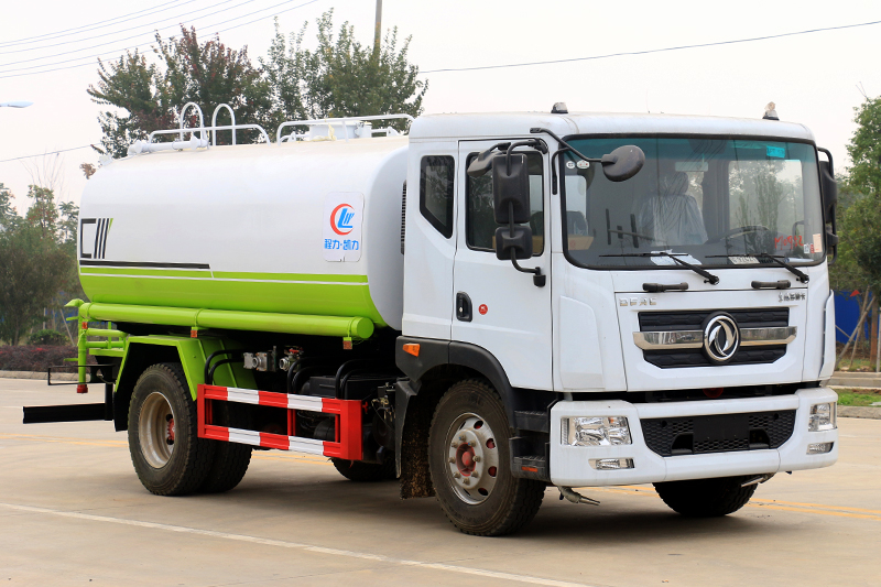 國(guó)六東風(fēng)D9 12噸/14噸灑水車(chē)