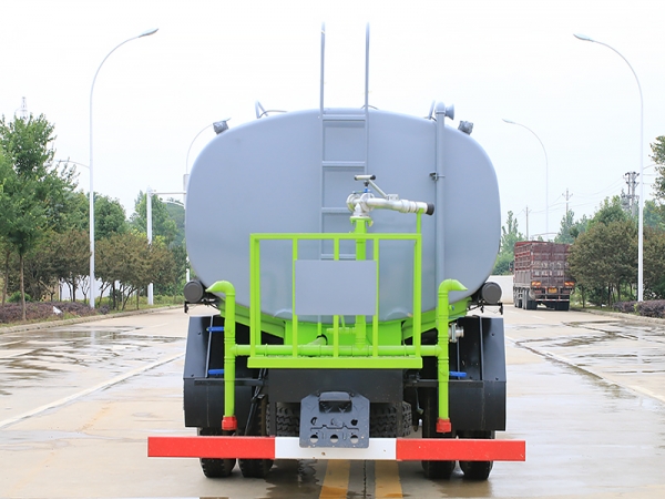 國六華神灑水車