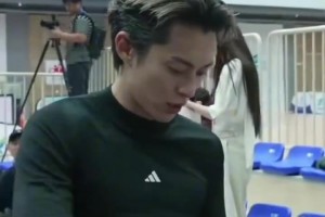 排面！王鶴棣和杰倫·布朗互送禮物