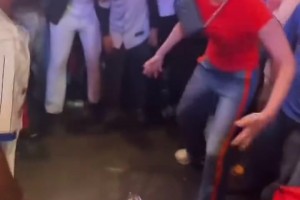 笑死我了！紐約女球迷太瘋狂了